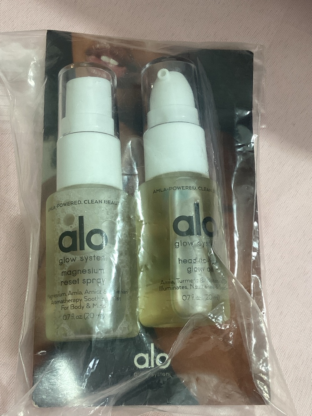 ALO Yoga Glow System Duo - White Pumps & Clear Bottles